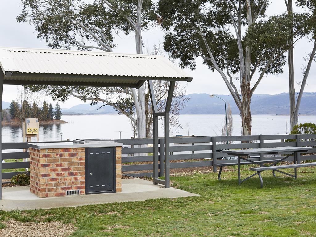 Nrma Jindabyne Holiday Park Hotel Buitenkant foto